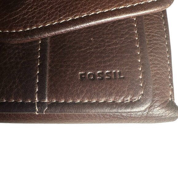 Fossil Tri Fold Wallet Brown Leather ID Slip and Bill Pockets Snap Closure - Picture 4 of 7